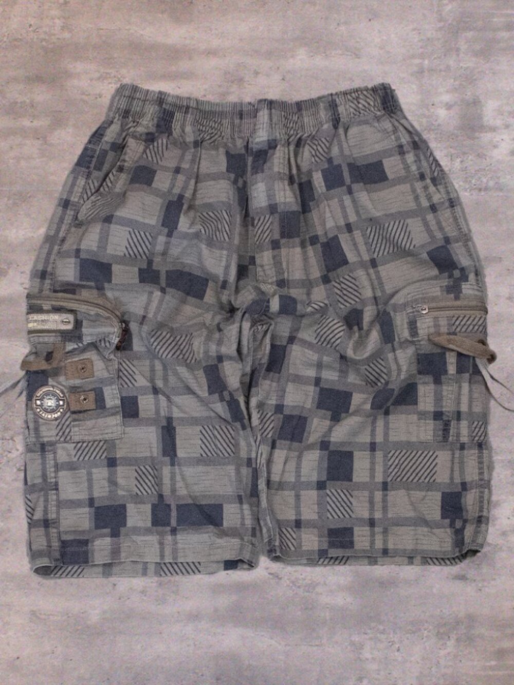 Vintage VTG Y2K 2000's 00's Baggy Relax Fit Skater Utility Pattern Baggy Short